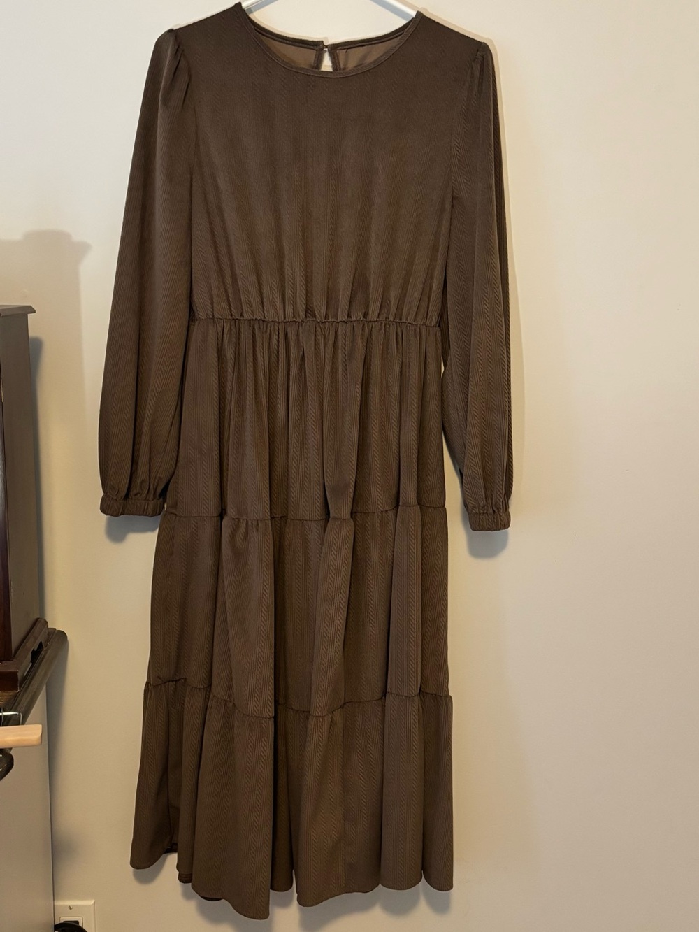 Women's Long Sleeve Tiered Midi Dress - Brown